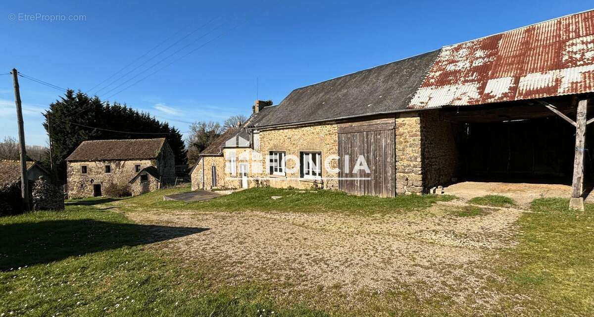 Maison à FRESNAY-SUR-SARTHE