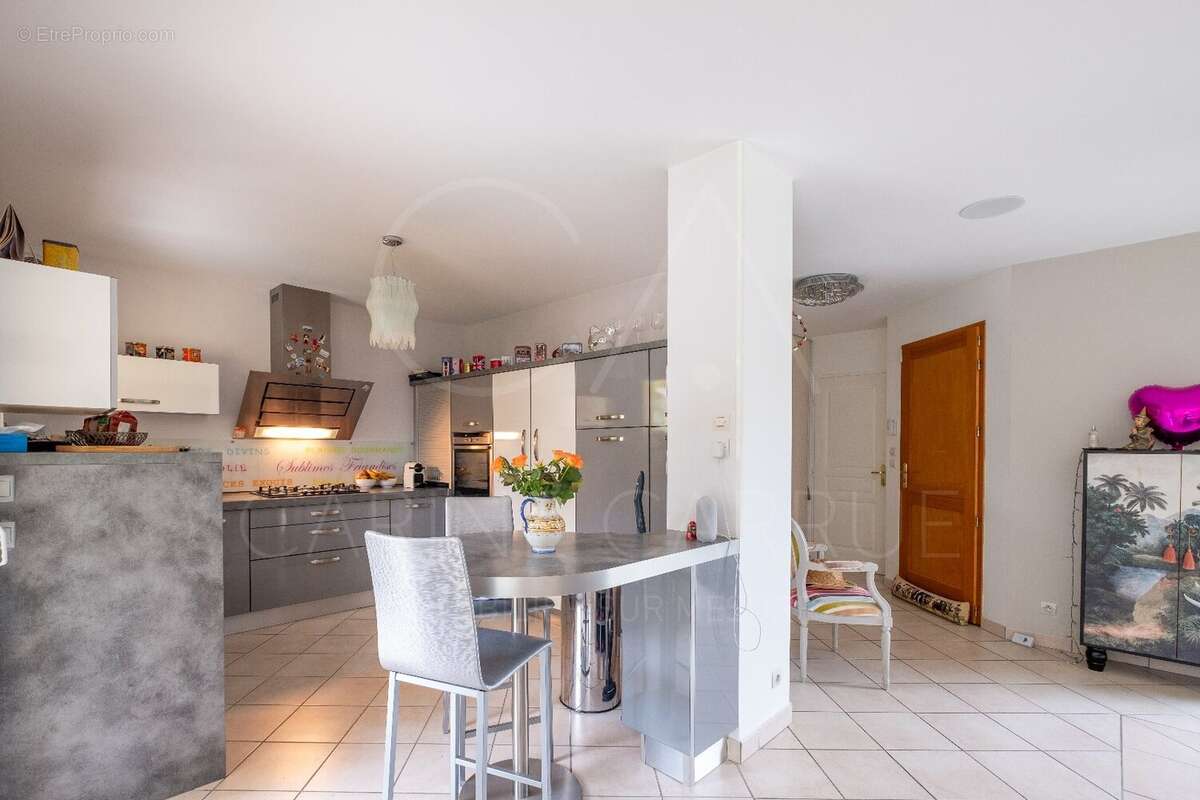 Maison à TASSIN-LA-DEMI-LUNE