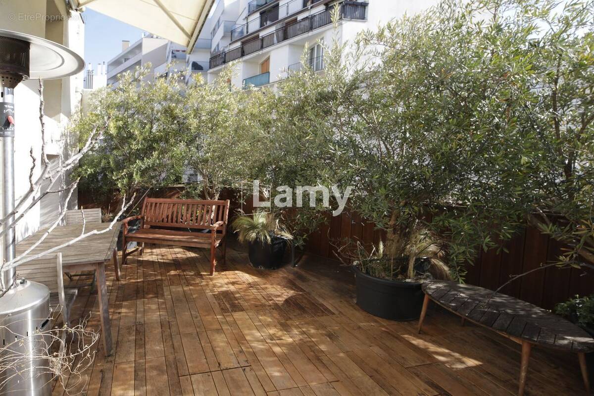 Appartement à PARIS-18E