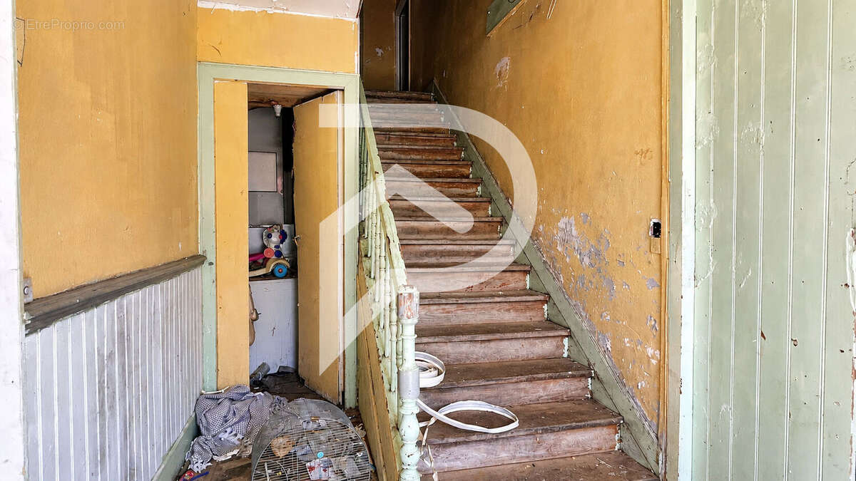 Immeuble Mazamet 15 pièces 371,5 m² - photo 11