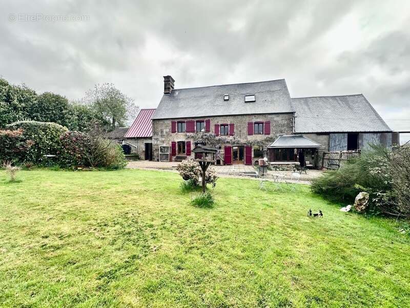 Maison en pierre de 244 m2 habitables avec chambres d'hôtes et 8500 m2 terrain à vendre CHAMP DU BOULT (14) - photo 24