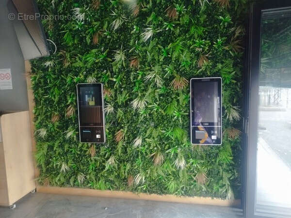 Commerce à SARTROUVILLE