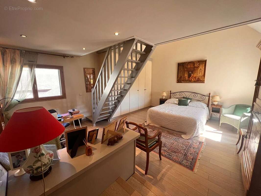 Maison à SAINT-NOM-LA-BRETECHE