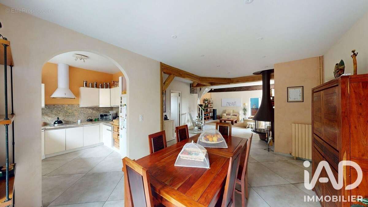 Maison 181 m² à Plessis-Saint-Jean  - photo 6