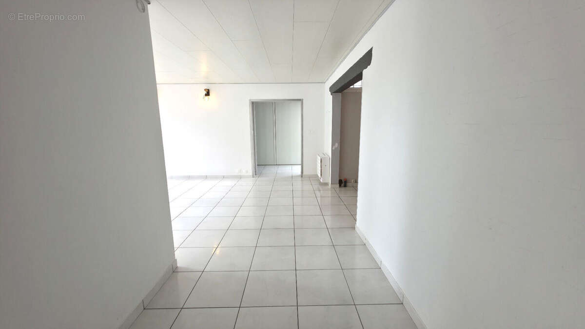 Maison à DONGES