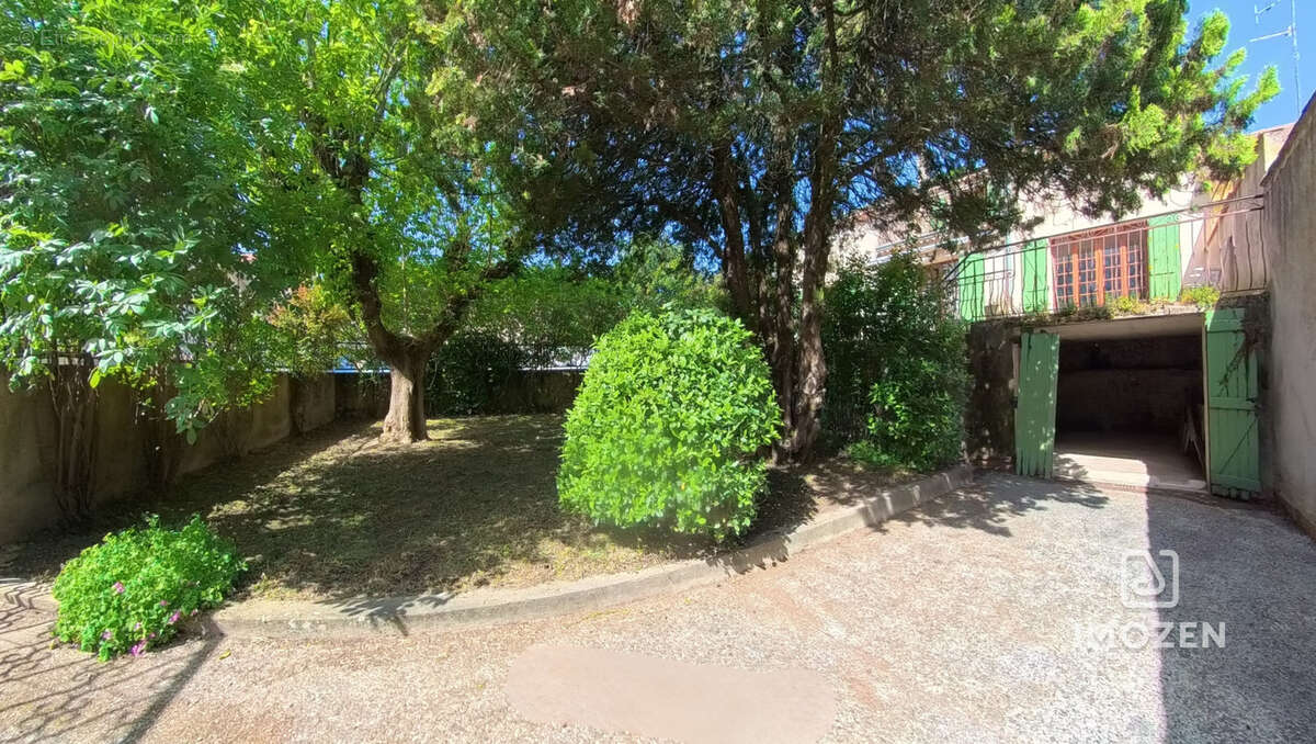 Maison T5 de 174 m2 Carrez - 327m2 de terrain - photo 15