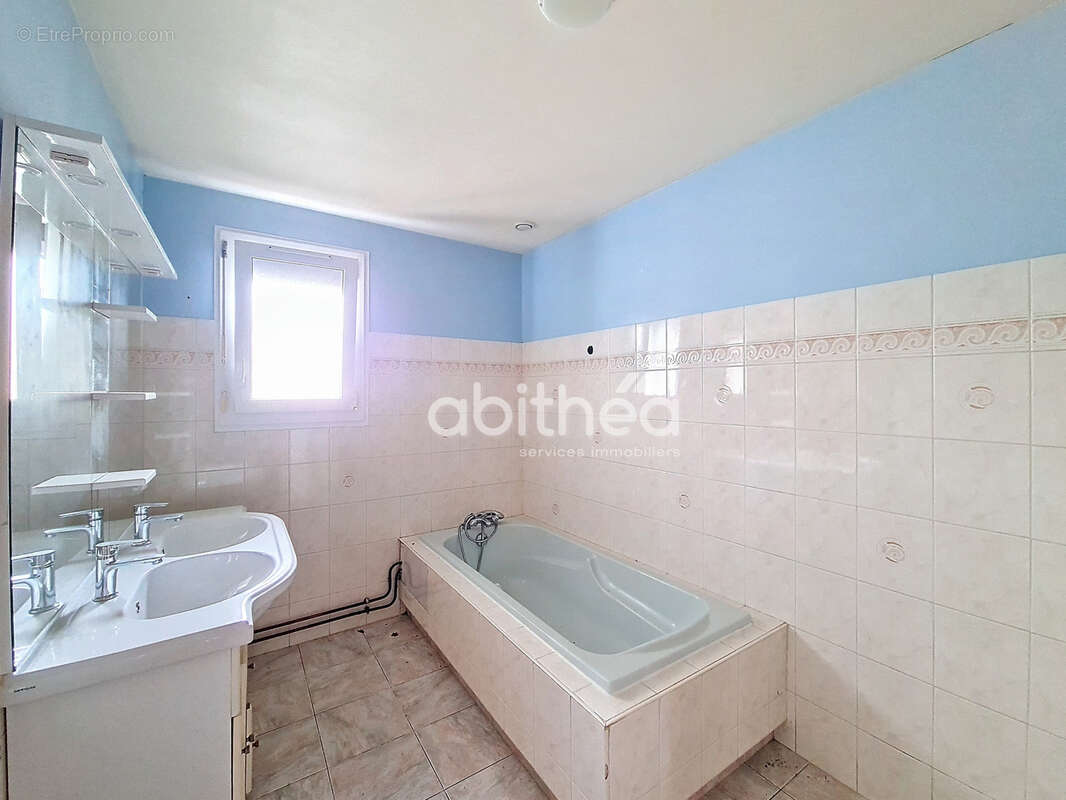 Maison à SAINT-GERMAIN-DU-SEUDRE