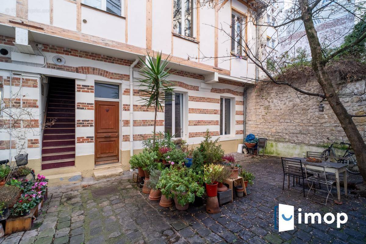 Appartement à PARIS-14E