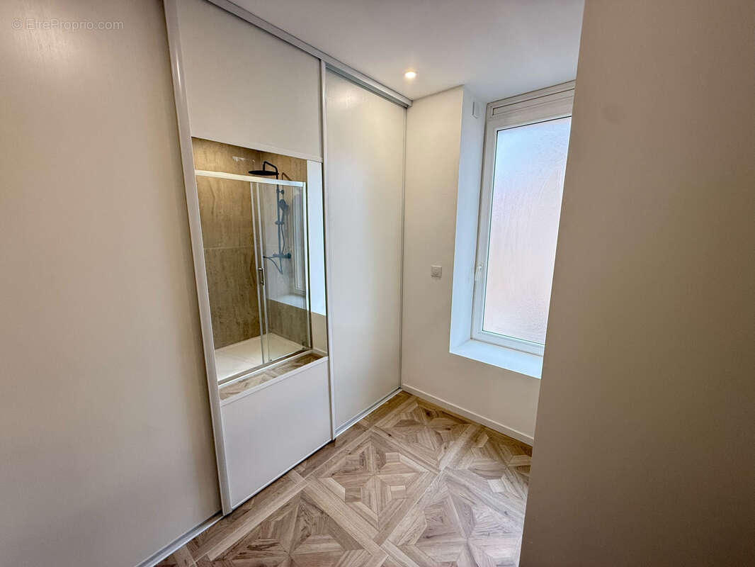 Appartement T3 lumineux 75 m2 centre-ville proche quais - photo 17