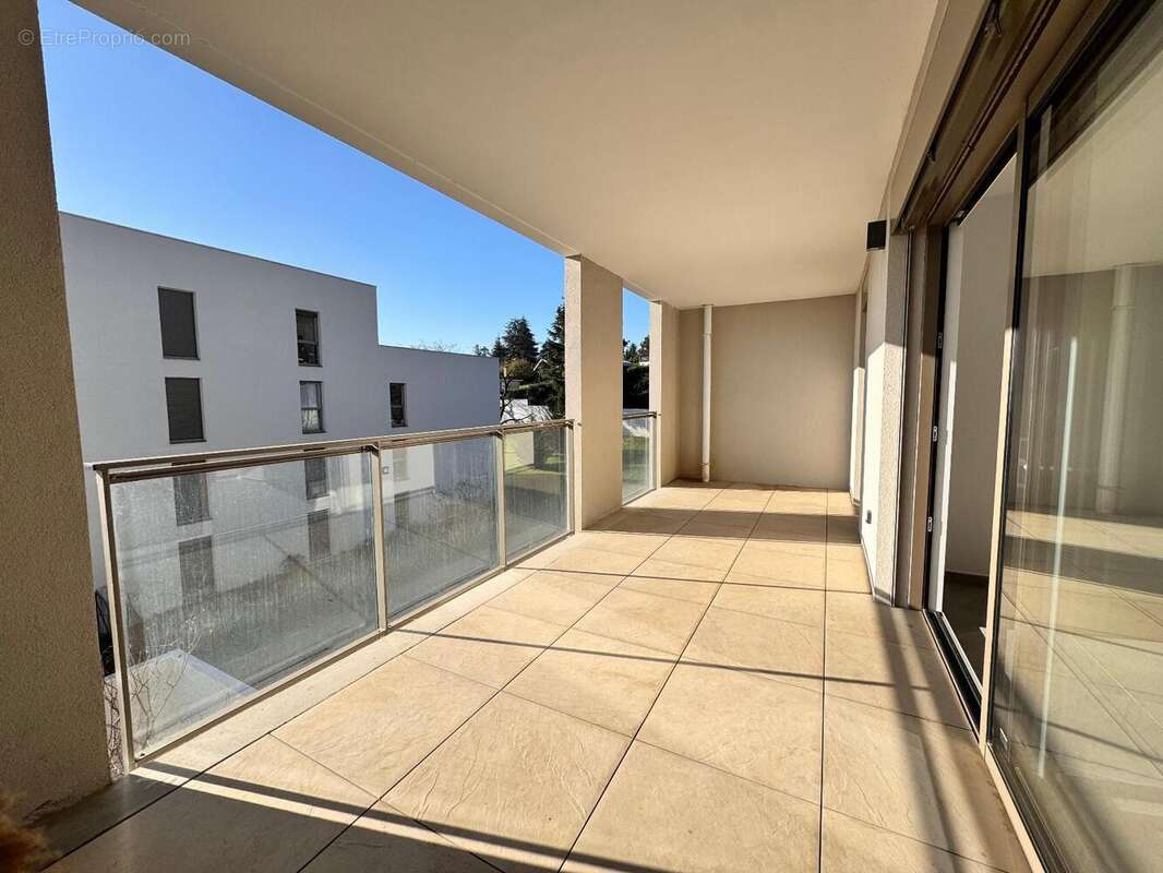   - Appartement à SAINT-CYR-AU-MONT-D'OR