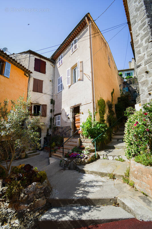 Maison à VILLENEUVE-LOUBET
