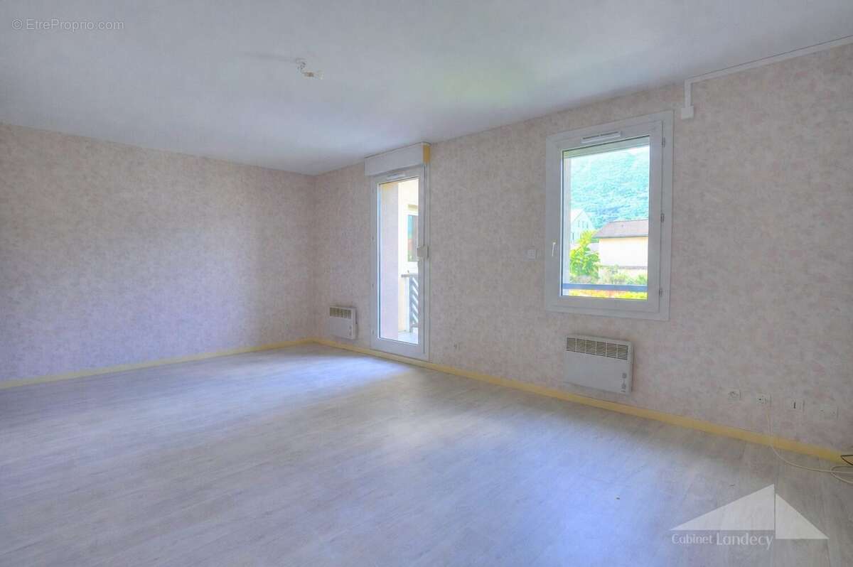 Appartement à THOIRY