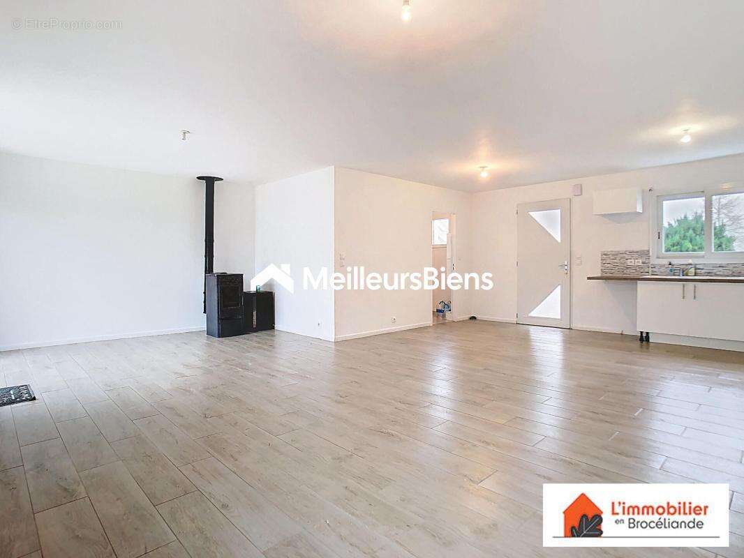 Maison à MAURE-DE-BRETAGNE