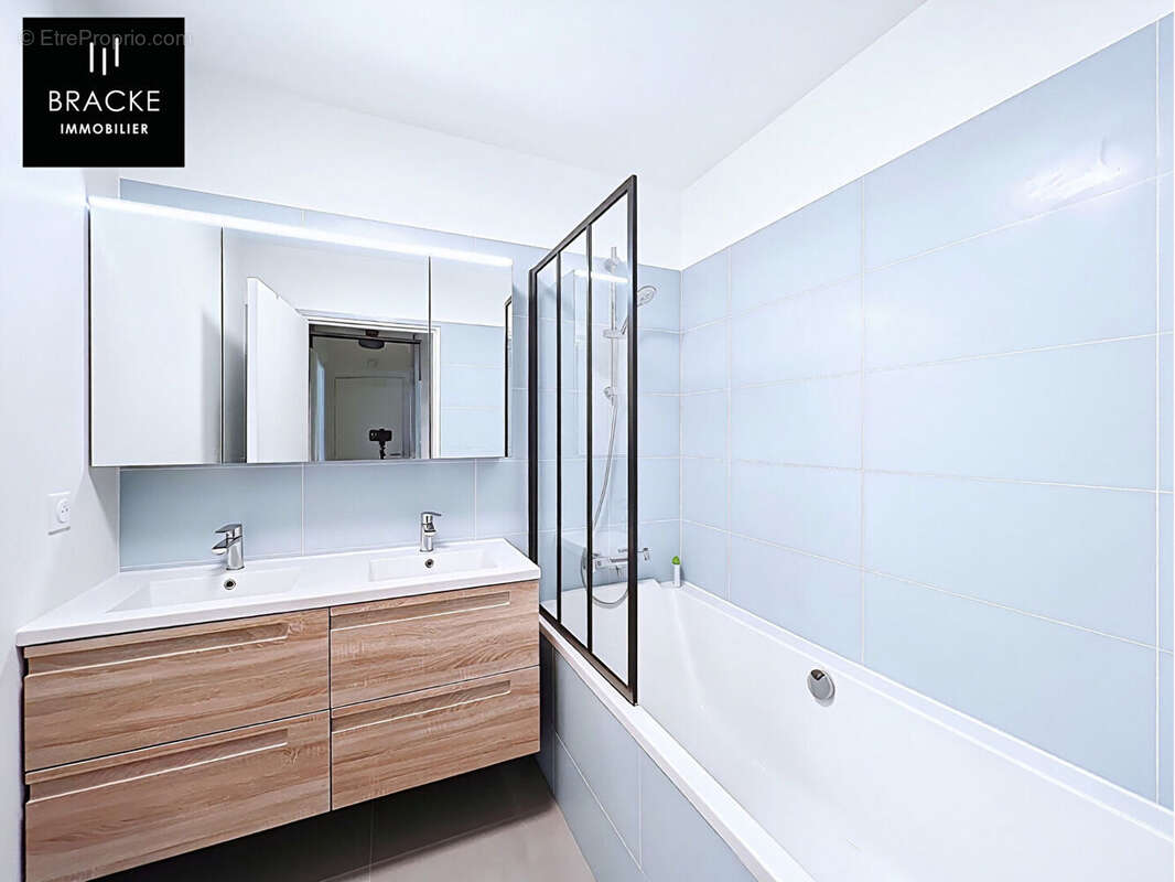 Appartement à COURBEVOIE