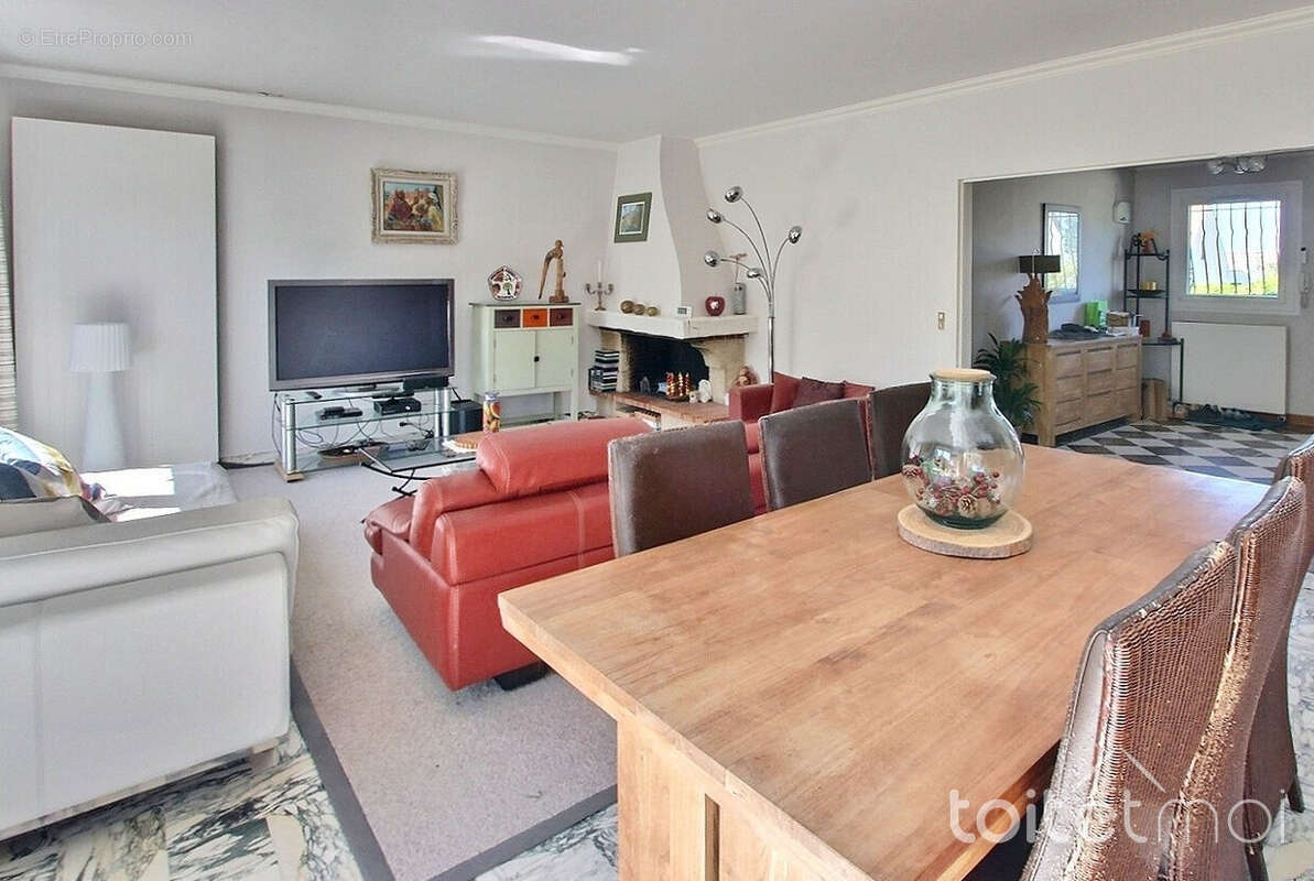 Maison à LES MOLIERES