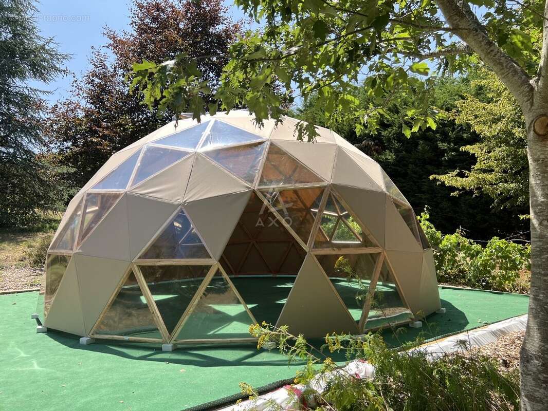 Propriété de caractère sur 2 hectares  Idéale activité professionnelle, gîtes ou grande famille - photo 4