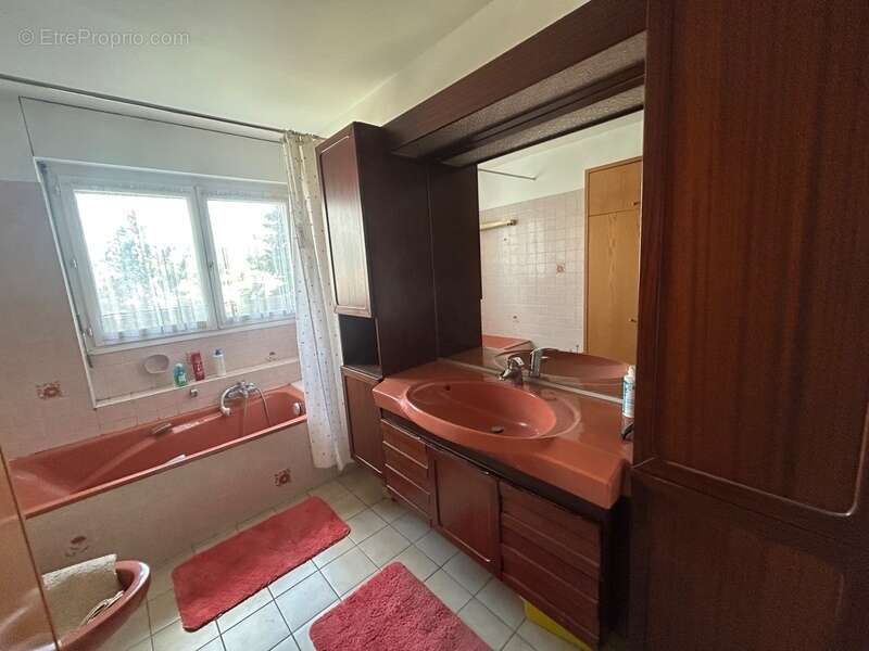 aix les bains "résidence Montcalm" appartement  4 pièces 104 m2 avec 2 garages et une cave - photo 9