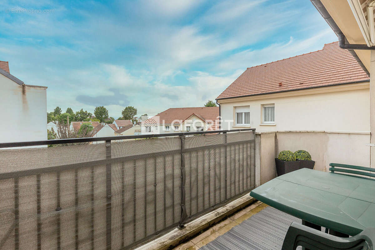 Appartement à PONTAULT-COMBAULT