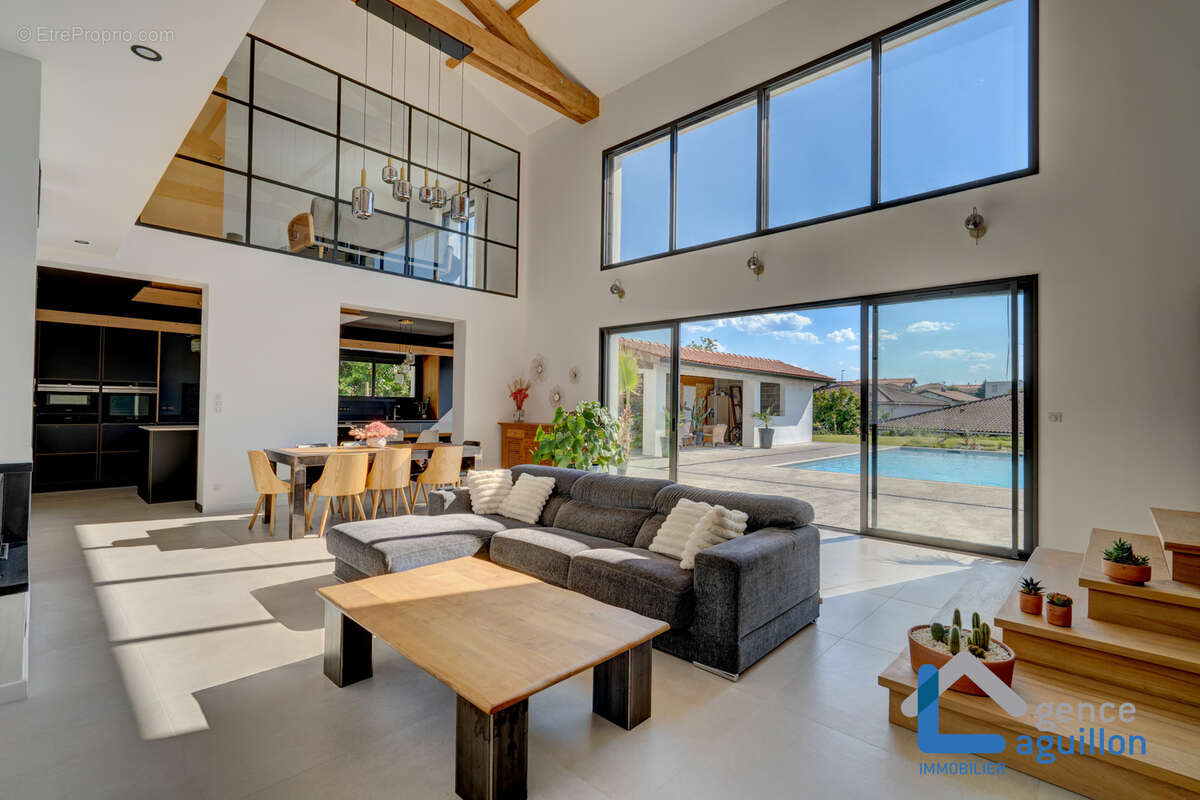 Propriété de prestige avec piscine et 2 studios indépendants à Hendaye - photo 2