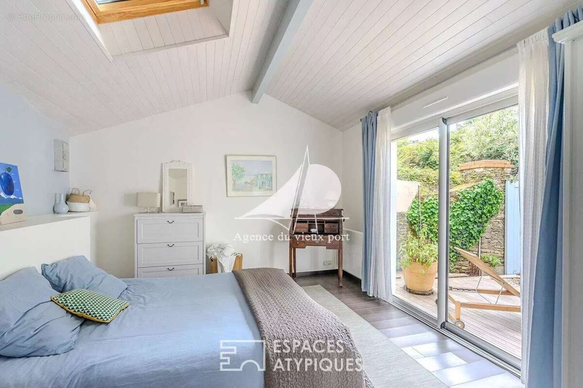 Sainte Marie sur Mer, propriété avec piscine couverte - photo 15