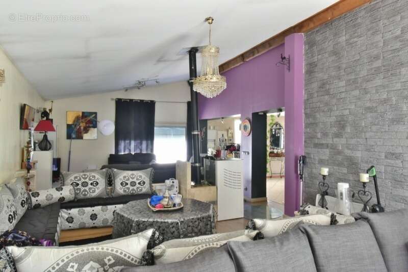 Maison à vendre 5 pièces LA MOTTE DU CAIRE (04) - photo 8