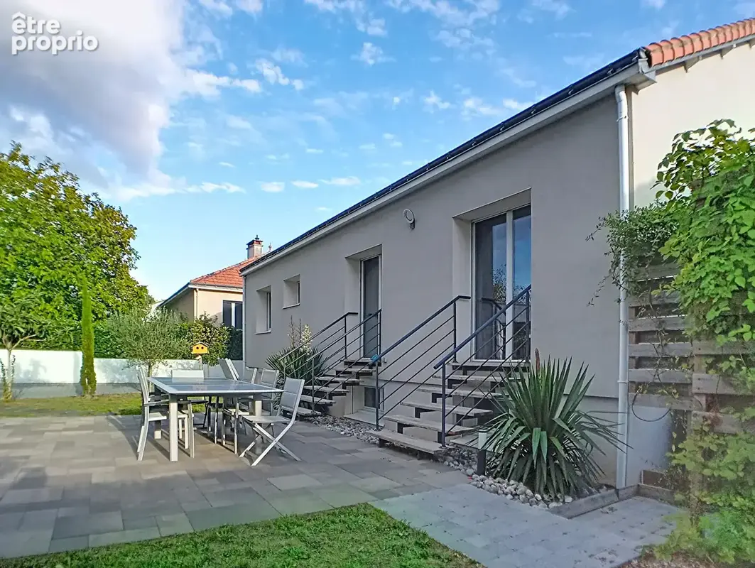 Maison Montbert 7 pièce(s) 174 m2 - photo 3