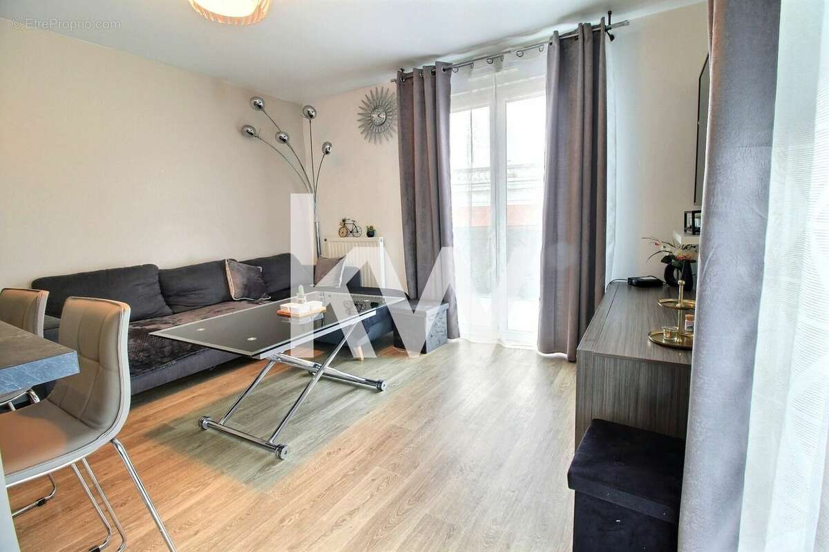 Appartement à CORBEIL-ESSONNES