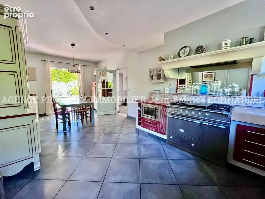 Maison 9 pièces 175 m² à vendre à Suze-La-Rousse (26790) - photo 5