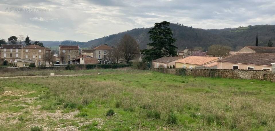 Terrain à SAINT-UZE
