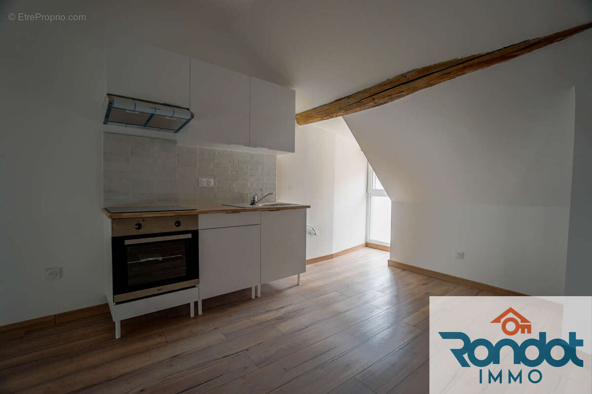 Appartement 2 pieces / 1 chambre / environ 75 m2 au sol / 54 m2 carrez - photo 4