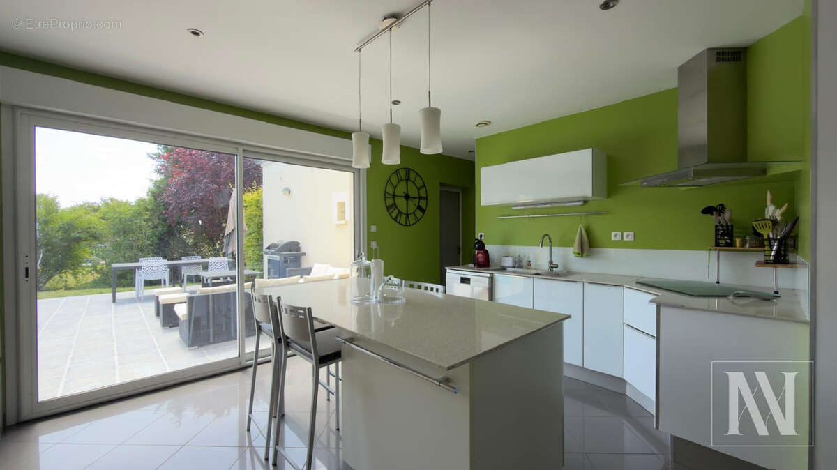 Superbe maison familiale de 177 m2 avec piscine et double garage - photo 5