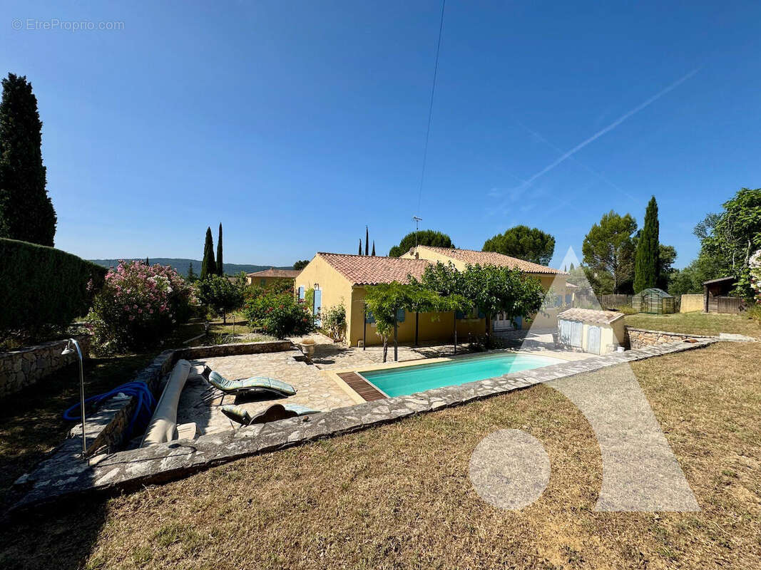Maison à Villecroze de 247 m² sur terrain de 1.660m² - photo 3