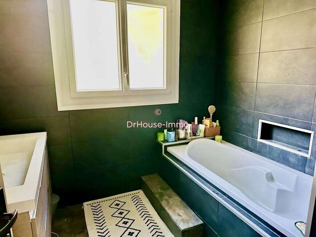Maison 112 m² à Cahors  - photo 7