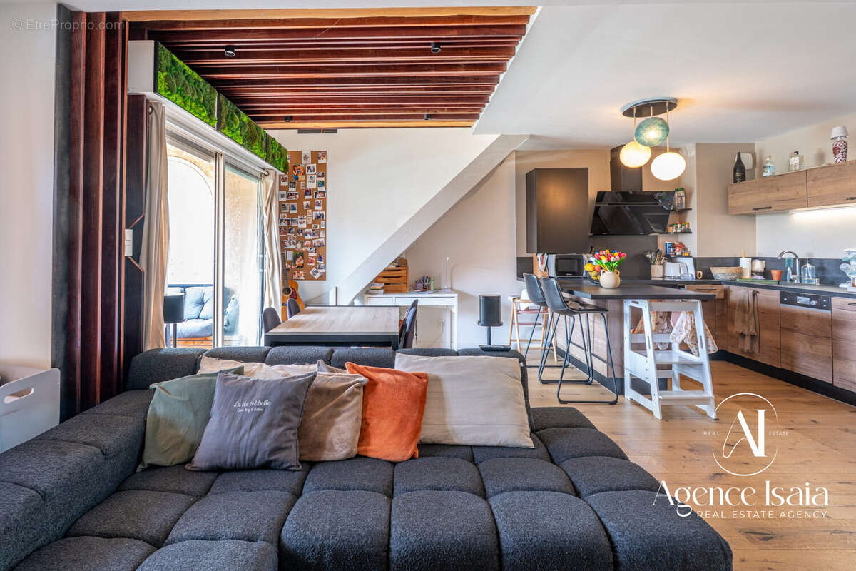 Appartement à BORMES-LES-MIMOSAS