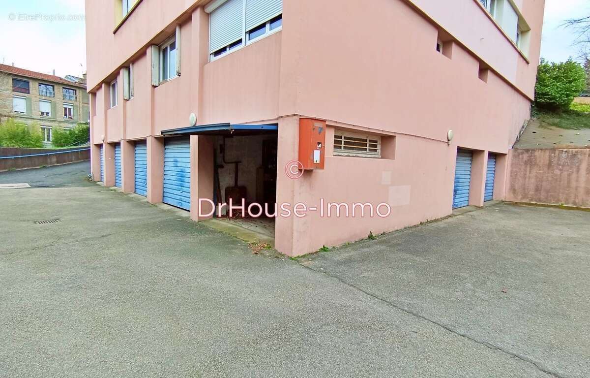 Parking à SAINT-ETIENNE