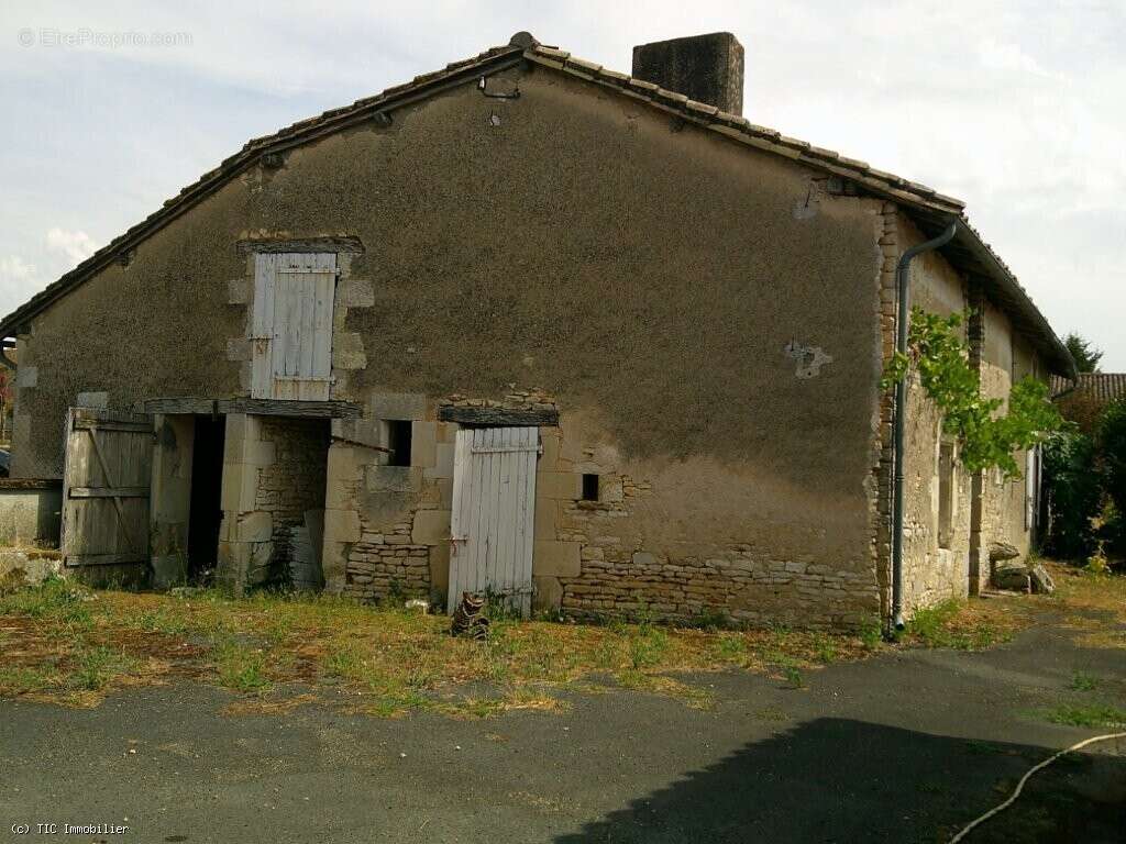 Maison De Campagne Avec Une Deuxième Maison Et D'Autres Dépendances - photo 38