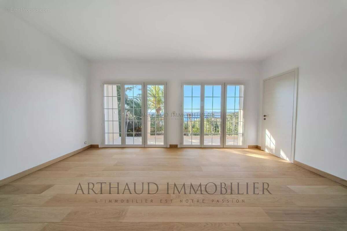 Appartement à LES ISSAMBRES