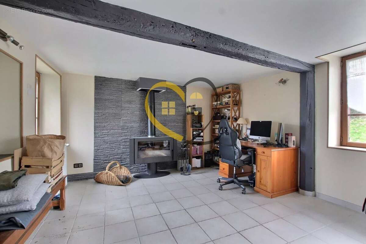 Maison à IVOY-LE-PRE