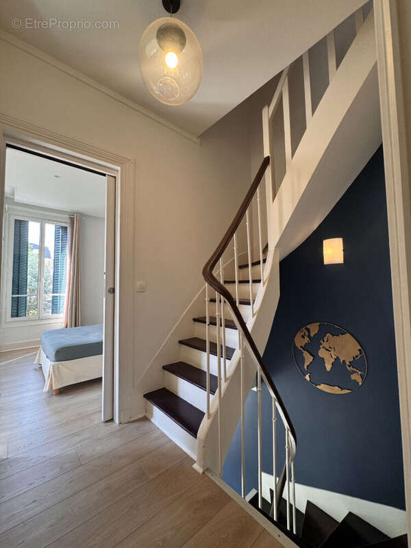 Appartement à LA GARENNE-COLOMBES