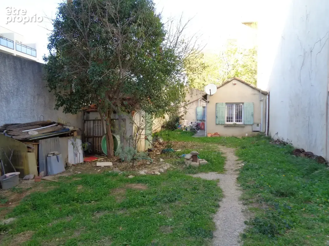 Terrain à NIMES