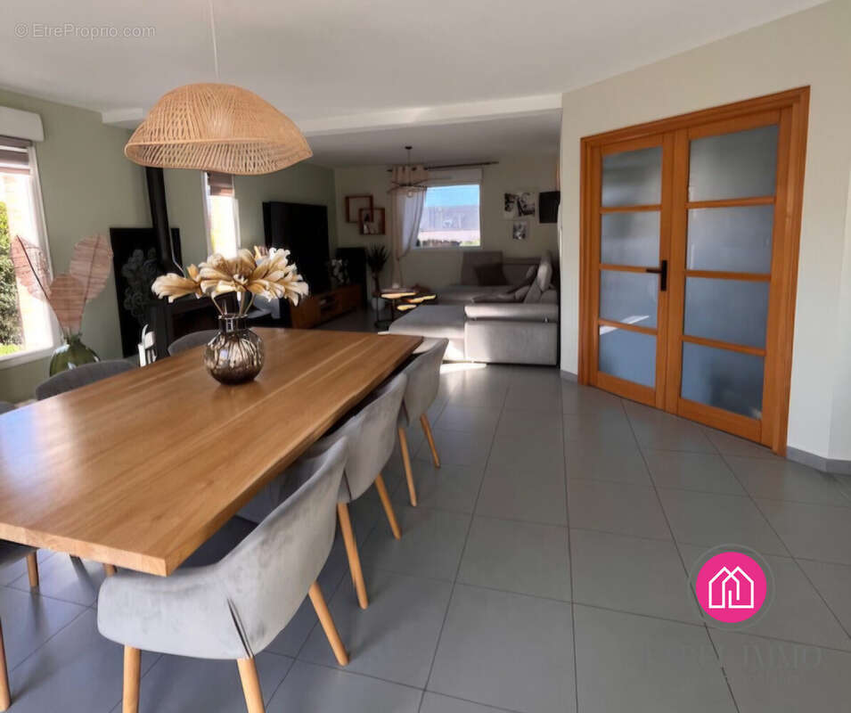 Maison 161 m² à Sepmeries  - photo 2