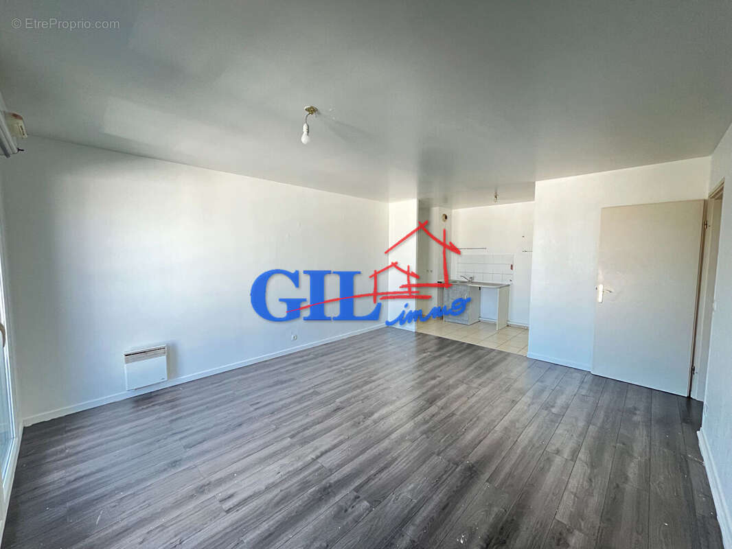 Appartement à SAVIGNY-LE-TEMPLE