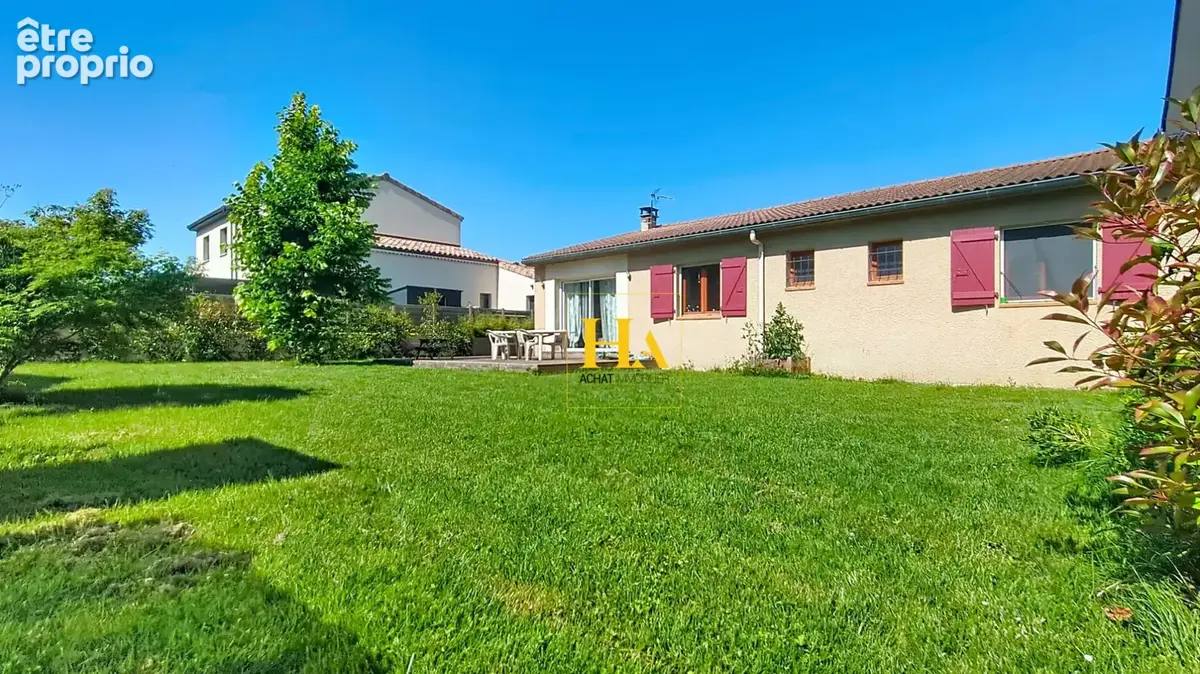 EXCLUSIVITÉ - BÉSAYES : Maison de plain-pied d'environ 113m² avec piscine et garage indépendant de 60 m² à fort potentiel - photo 2