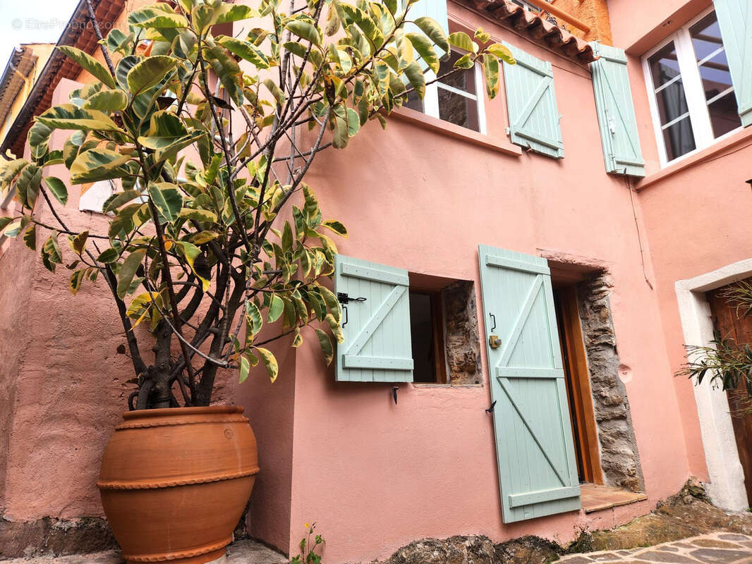 Maison à BORMES-LES-MIMOSAS