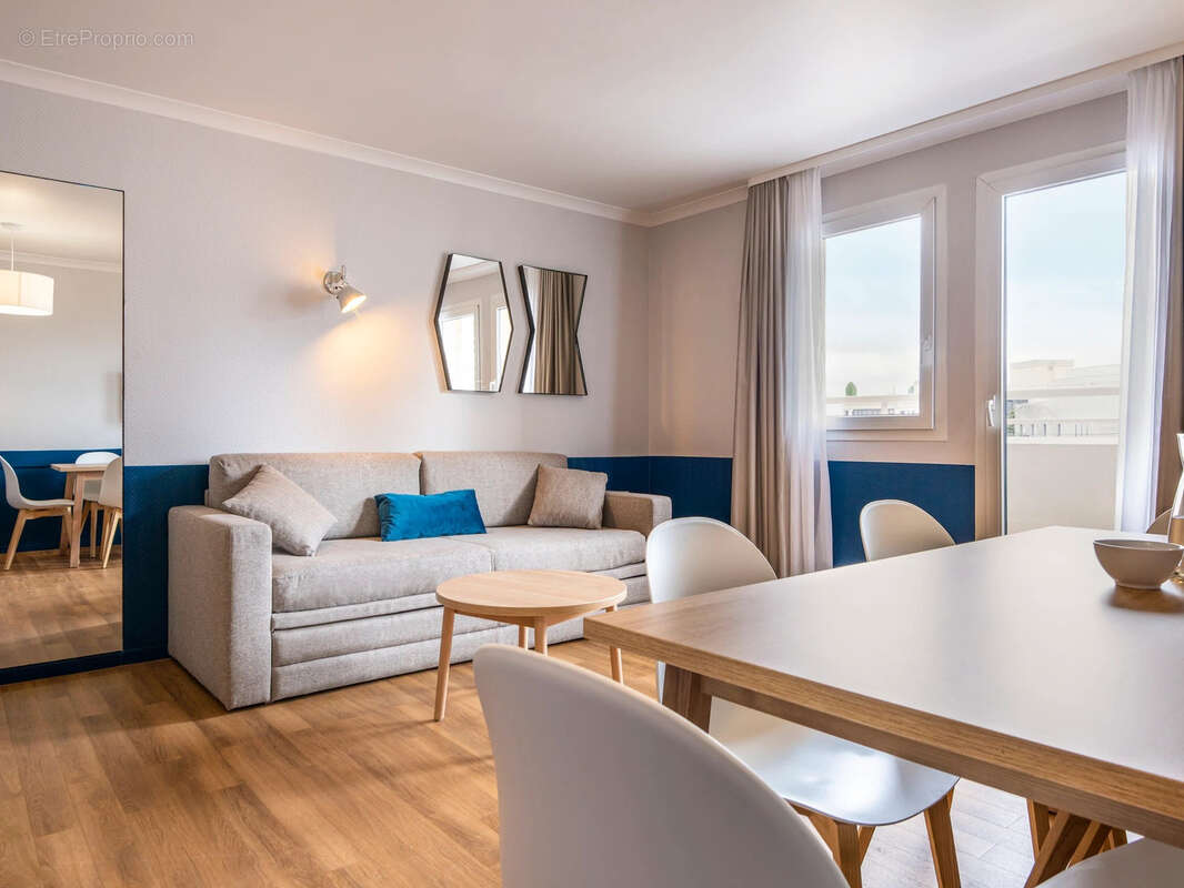 Appartement à COURBEVOIE