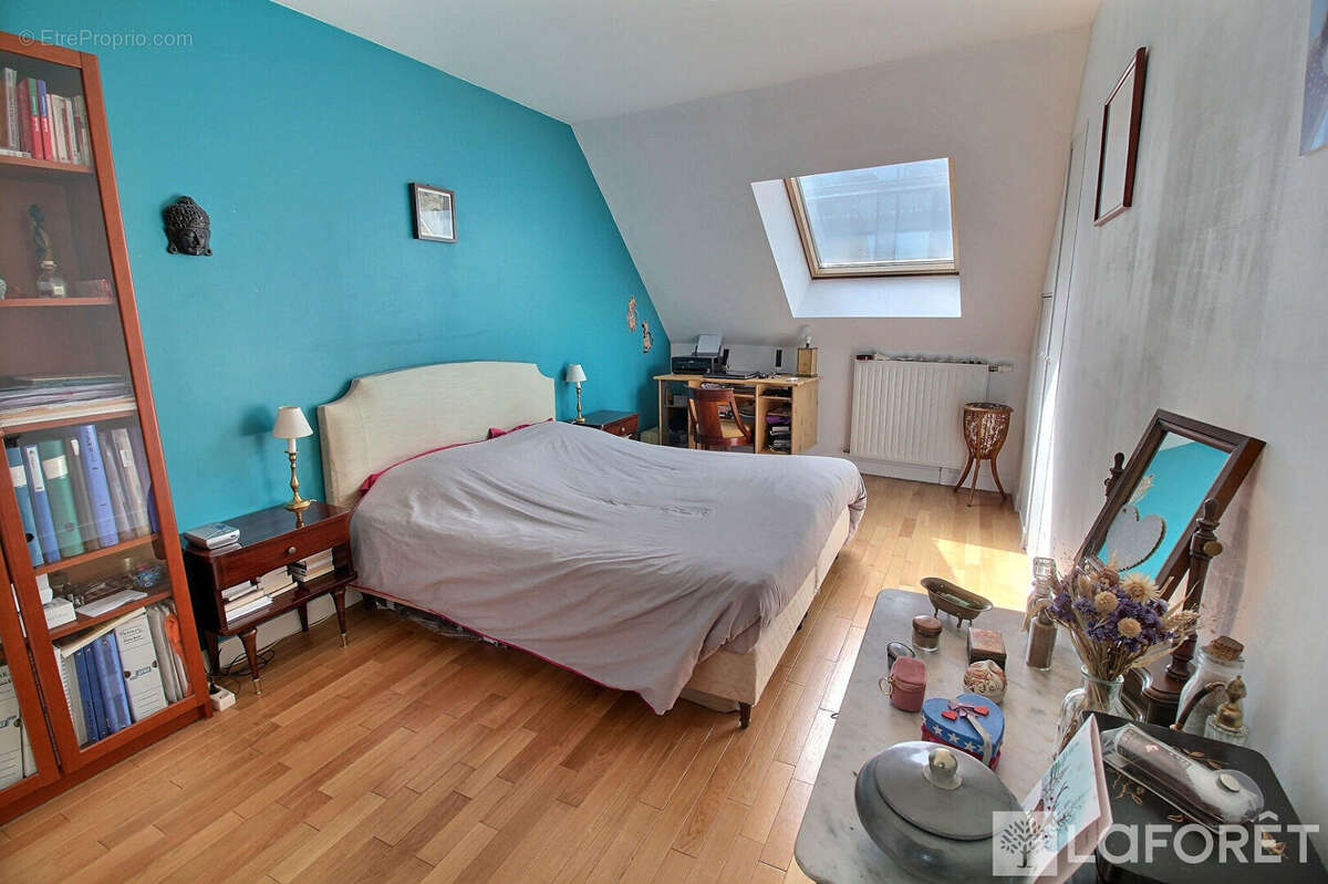 Appartement à LA GARENNE-COLOMBES
