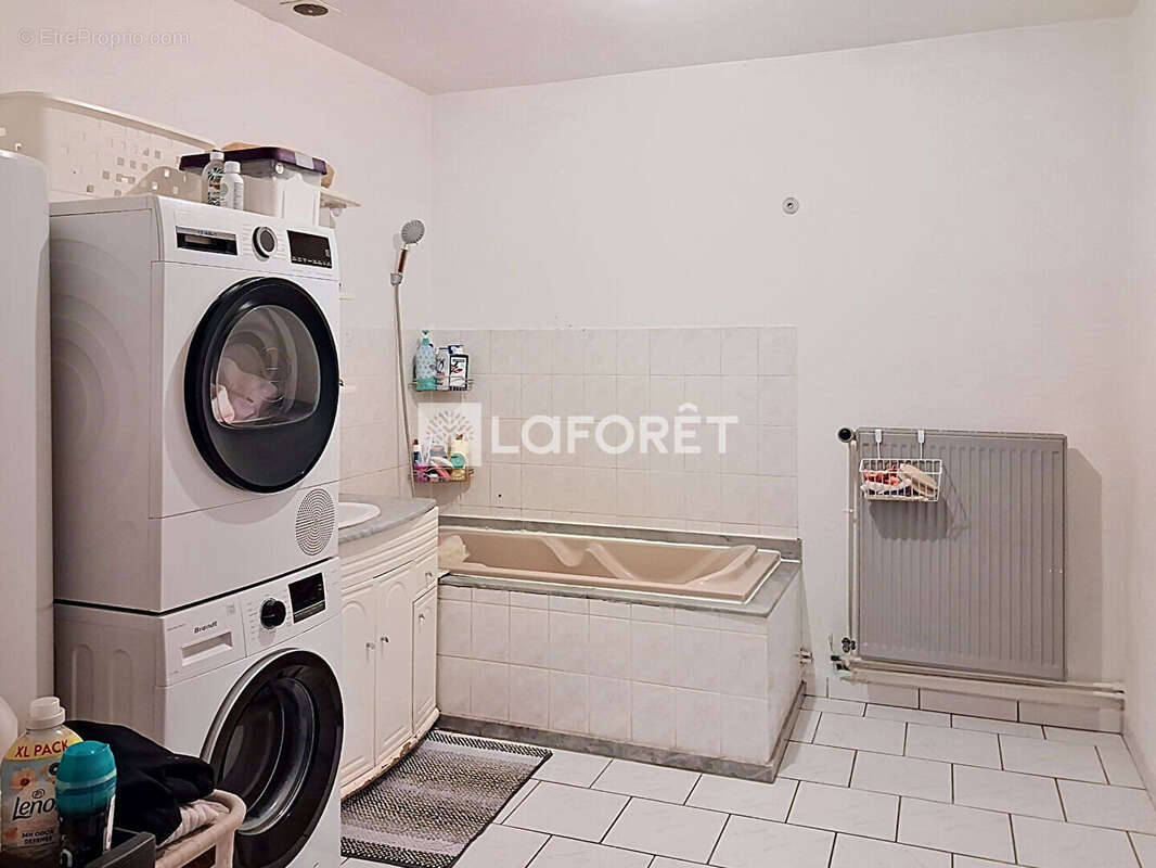 Appartement à JOUDES