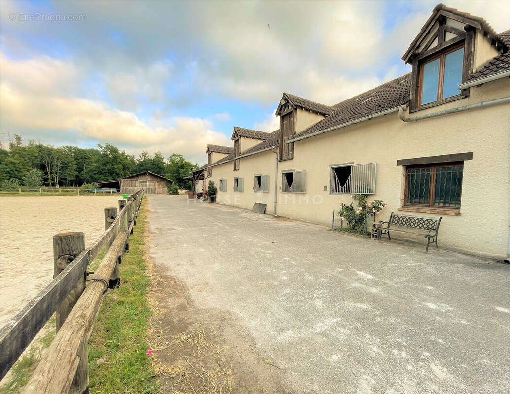 Maison 240 m² à Fontainebleau  - photo 2