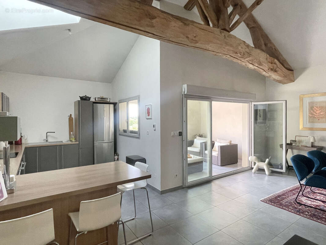 Appartement à SAINT-GENIS-LES-OLLIERES