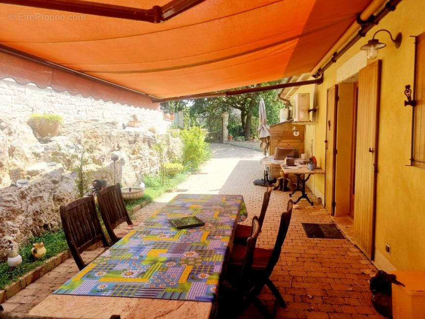 Draguignan villa F6 197m2 piscine garage terrasse 3800m terrain 795000€ crn2373 DPE A - photo 7